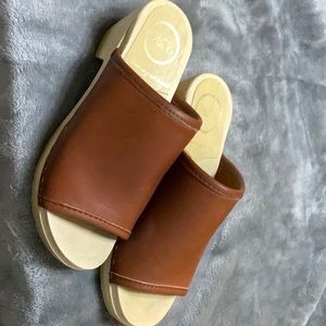 No. 6 Daria Clog. Tobacco leather